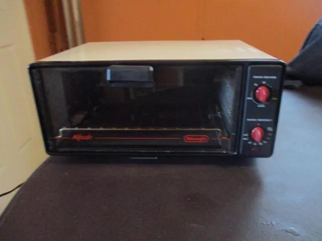 DeLonghi Toaster Oven Broiler Alfredo White Type XU 11 ex-L made in Italy