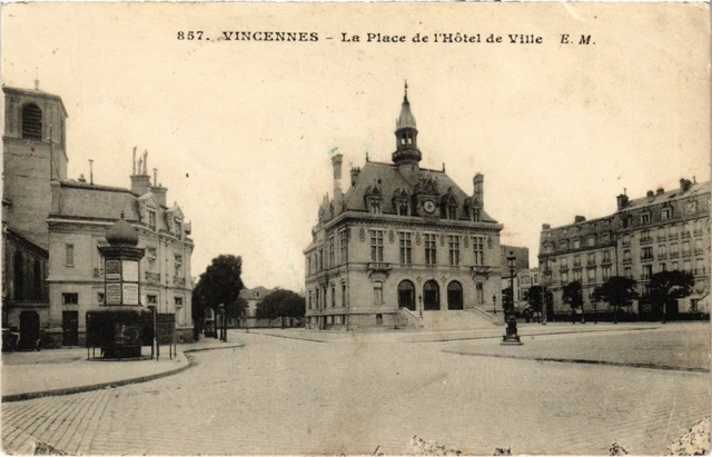 CPA Vincennes Place de l'Hotel de Ville (1347341)