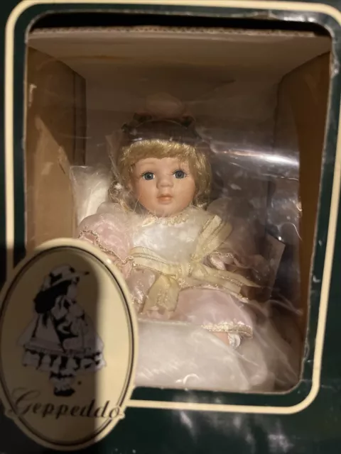 Geppeddo Hope Angel Porcelain Collectible Doll in Original Box #110B203