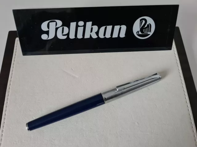 Pelikan P12 "OM" Silvexa  dunkelblau Füllhalter Füller 2/1965-1968 VINTAGE RAR