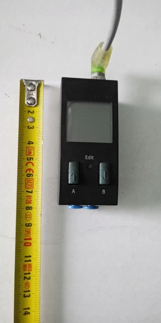Festo sensore di pressione SDE1-D6-G2-WQ4-C-P1-M8 /#Z C23Q 9545