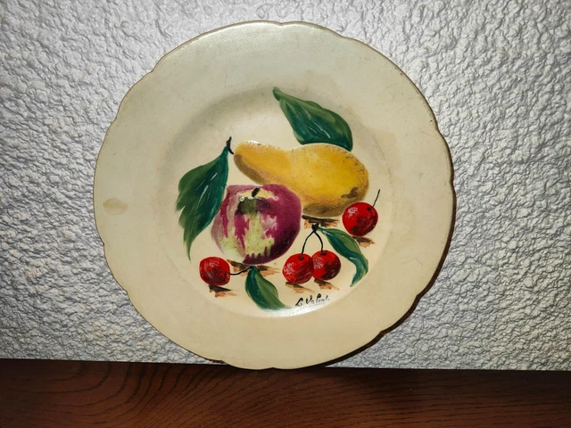 Assiette Faïence en émaux de Longwy signée Léa Valentin Les Fruits