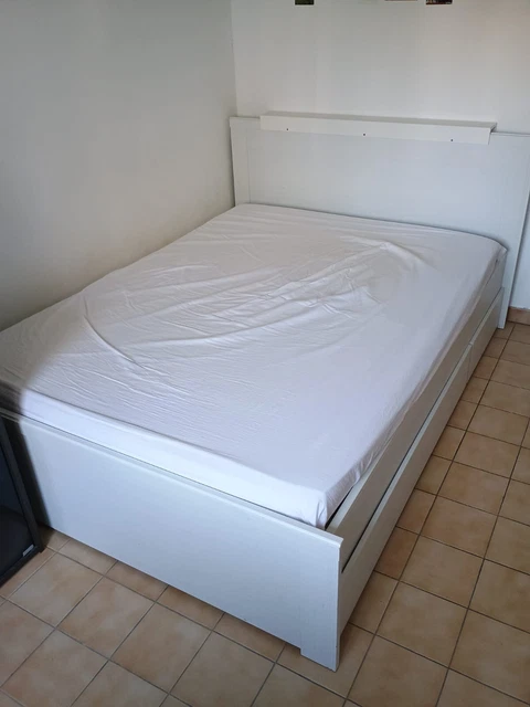 Chambre à Coucher Merisier Delias - Lit 140x190 Avec Tête De Lit + Armoire 3 Colonnes Avec Tiroirs