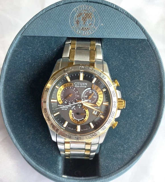 Orologio Uomo Citizen Eco-Drive AT4004-52E – Cronografo, Vetro Zaffiro, Radio Controllato, Cassa 42 Mm, Impermeabile 200 M