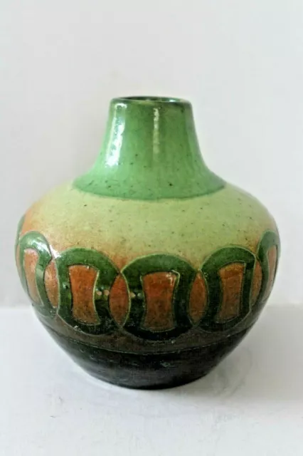 Vase en céramique Nillavertas, art déco, Savoie,  Annecy, signé, circa 1930.