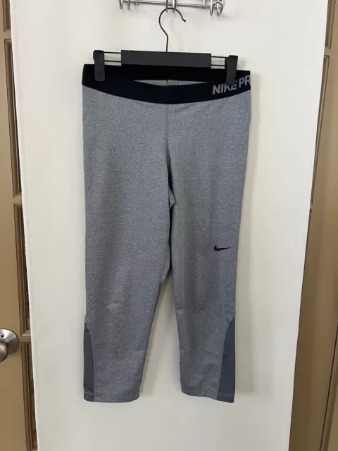 Nike Pro Women’s Large Grey Capri Athletic Leggings - Excellent used condition