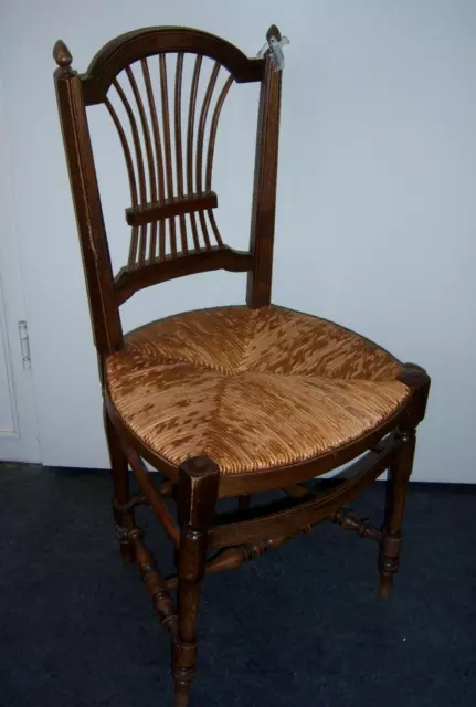 alter Stuhl (Nr. 19) mit spezial Geflecht