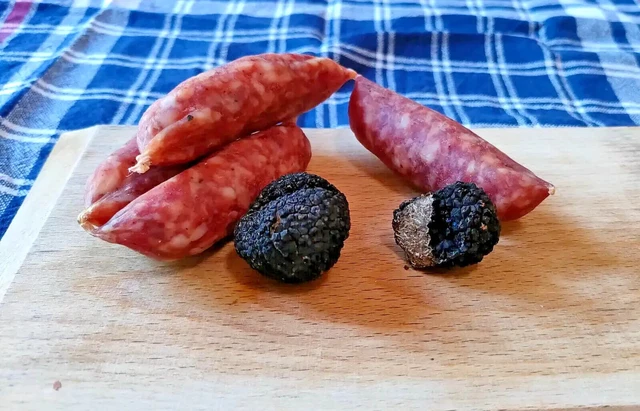 Salsiccia secca affumicata dolce (mezza corda) - Delicatessen in Drogheria