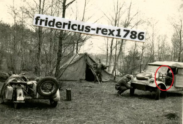 E42 photo GrenRgt503 eastern front in front of Smidyn VW bucket car with standard identification wheel