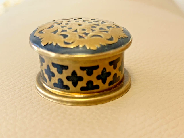 Petite Boîte Ronde Métal – Décors Fleurs, Pilulier Ou Boîte à Souvenirs