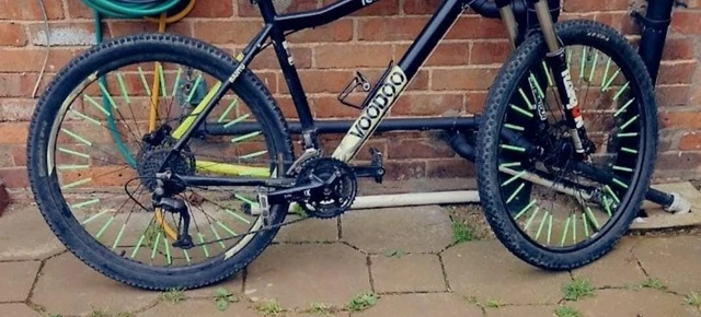 voodoo bantu yellow and black