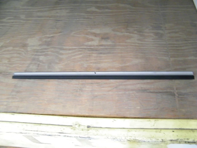 Wiper Blade BD721011-16 Bolt On Flate Blade 16 inches   United Technoligies