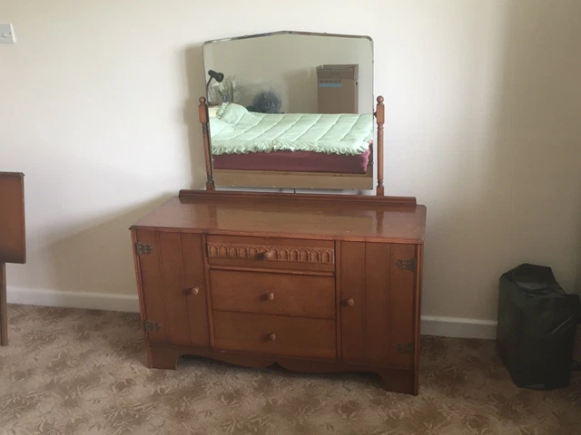 Vintage dressing table perfect for Shabby chic project!