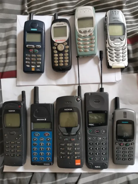 Lotto di lavoro telefoni cellulari vintage Nokia ARANCIONE 5.1 e 9 altre OFFERTE?