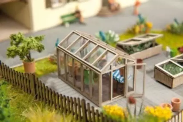 Noch 14357 HO/OO Gauge Greenhouse Laser Cut Minis Kit