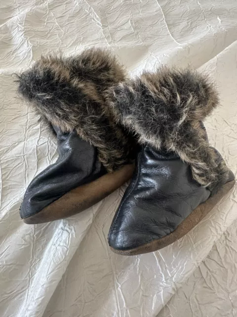 Robeez Leather And Faux Fur Sz 18-24 Months