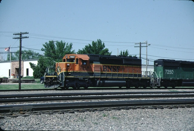 BNSF Burlington Northern Santa Fe EMD SD40-2 Kodachrome original Kodak slide