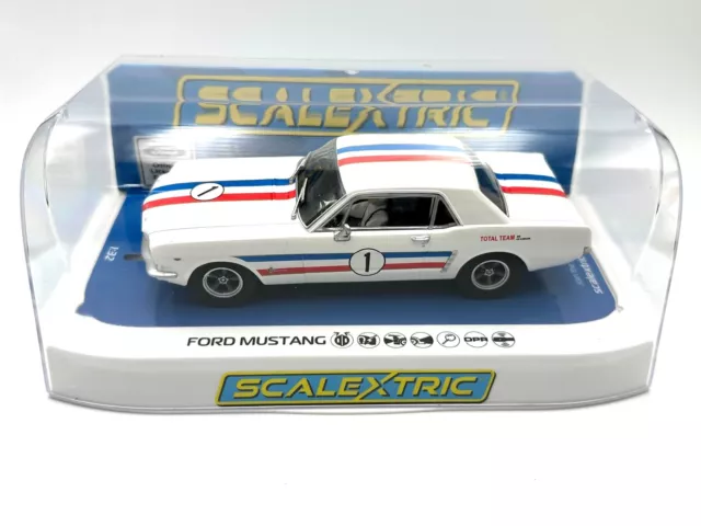 Scalextric 1:32 -- 1965 Ford Mustang -- Ian 'Pete' Geoghegan ATCC