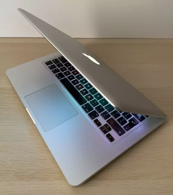 Apple MacBook Pro - 13" Display - Intel 2,5 GHz - 4GB RAM - 128GB SSD - BigSur OS