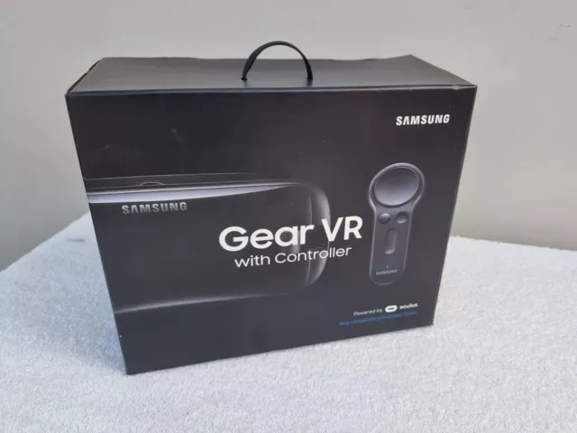 Samsung Gear VR Headset With Controller. Oculus Movies Video Games. New Other.