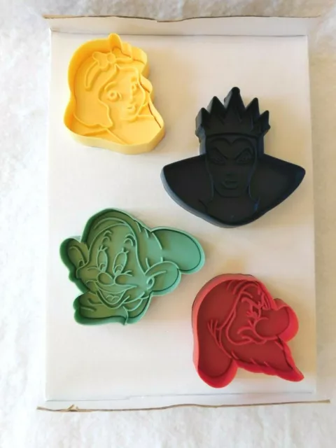 Williams Sonoma Snow White And The Seven Dwarfs Cookie Cutters - New - Disney 3