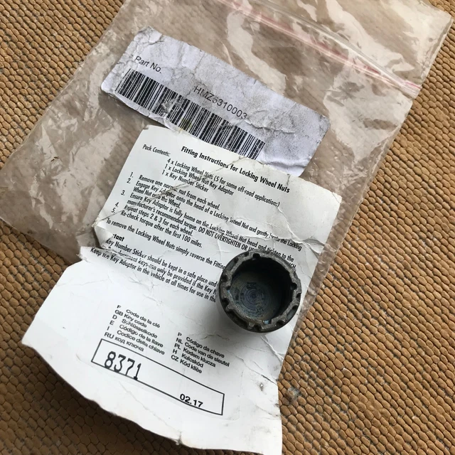 HYUNDAI LOCKING WHEEL Nut Key Only Hmz5310003 Code 8371 Genuine Part £