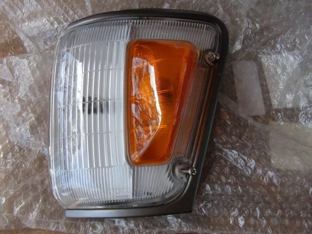 Genuine Toyota Hilux 4Runner 88-91 Left side light blinker park lamp indicator