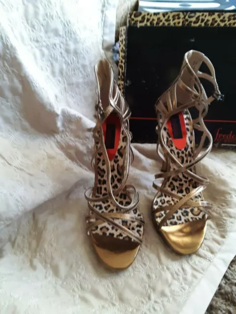 Talons à lanières métalliques or Fredericks of Hollywood