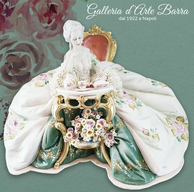 PORCELAINE DE CAPODIMONTE. Grande Dame Lecture, Version Robe ...