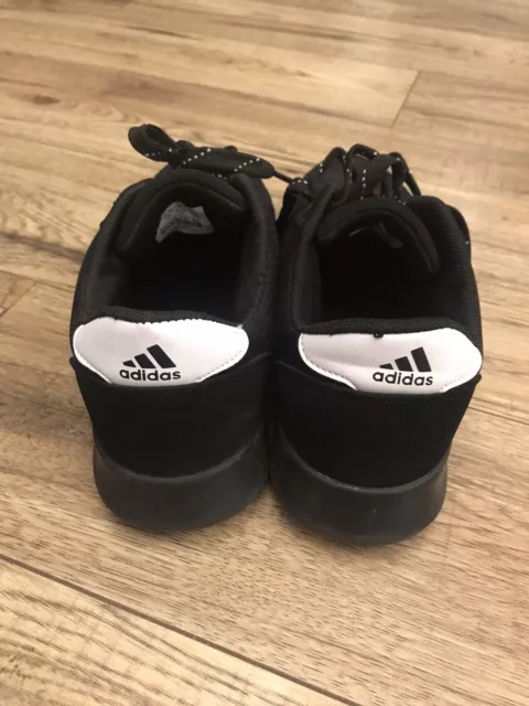 Baskets Adidas homme noir et blanc taille 7 3