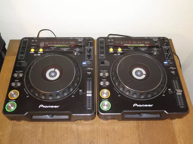 2 x Pioneer CDJ-1000MK3 DJ CD/MP3 deck - PAIR / BOTH WORK WELL
