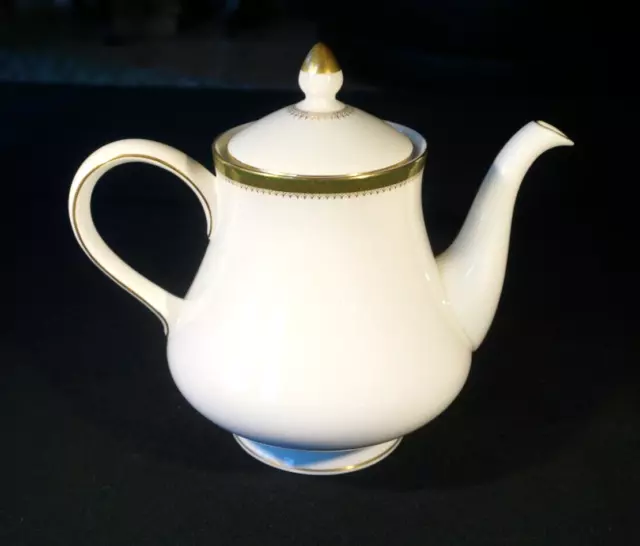 Beautiful Wedgwood Chester Teapot