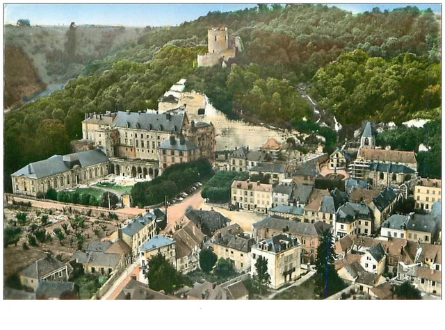 95.LA ROCHE GUYON.n°23824.LE CHATEAU LA TOUR L'EGLISE.CPSM