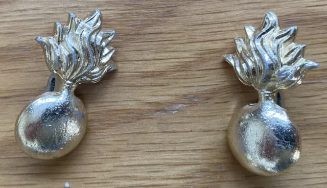 P40 Matching Pair Of Fusilier Collar Badges