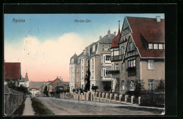 AK Apolda, Herder-Strasse mit Bäumen 1917