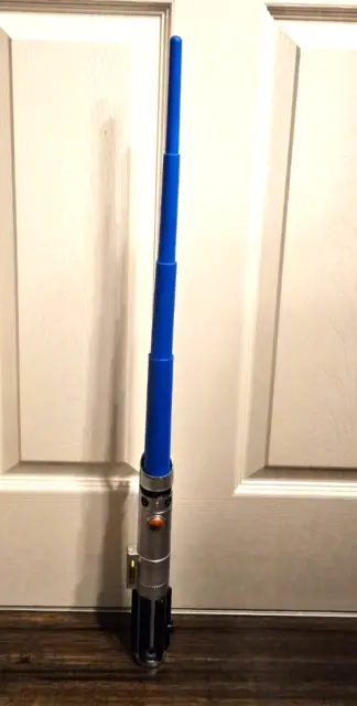 Hasbro Star Wars Anakin Skywalker Blue Lightsaber Extendable Flick Out
