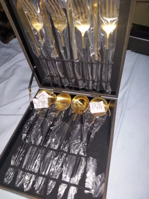 Cutlery set 16 pieces RRP $308 With beautiful display box France  Black