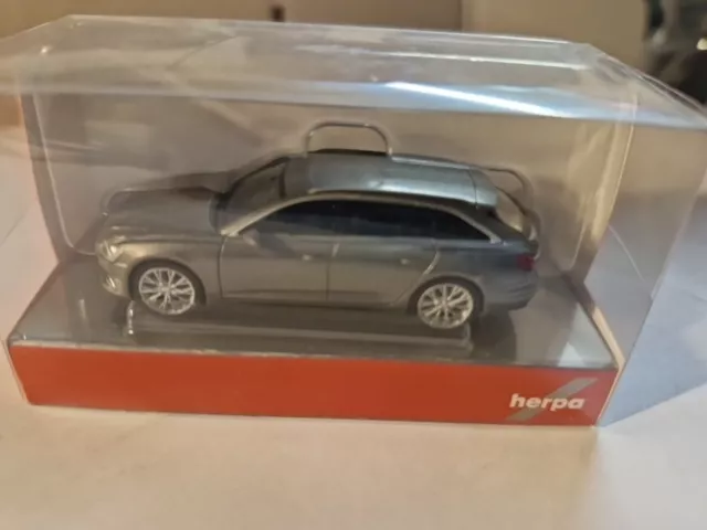 Audi A6 Avant gris métallisé - HO 1/87 - HERPA 430647-003