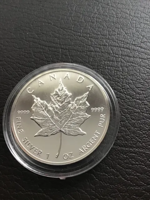 Royal Canadian Mint 1994 5 Dollars Silver Maple Leaf Coin .9999 Silver with COA.