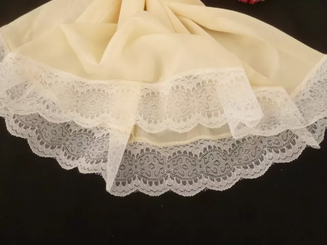 joli jupon  vintage  jolie dentelle taille 36/38/40 taille élastique ref R6001