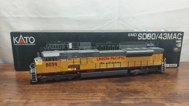 HO SCALE KATO 37-6321 AC Algoma Central EMD SD40 Diesel #180