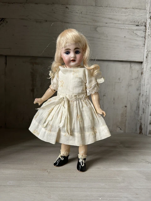 Rare ancienne petite poupée [ OFES Mars ] | Clasf