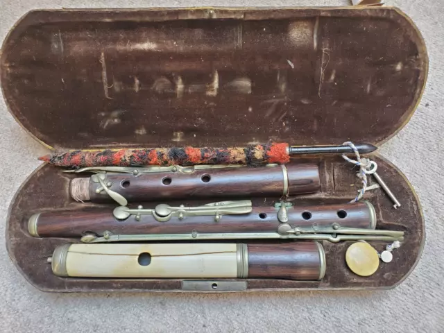 Rare, nice , interesting and old wooden flute  "H.F. Meyer Hannover" !!