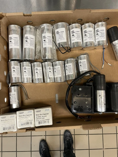 lot Of motor Run capacitors For Yogurt Machines And Air Conditioning Units