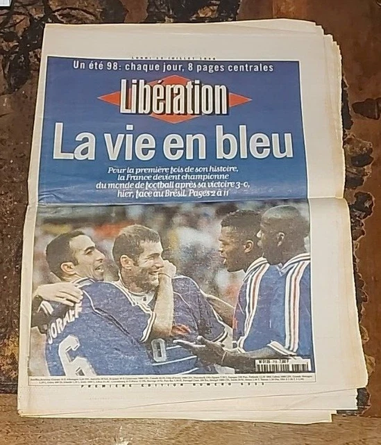 Soirée du 12 juillet 1998 sur les Champs Elysées à Paris. Une soirée qui se termine mal
