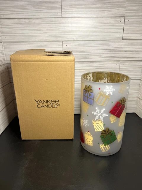 New Yankee Candle Frosted Jar Holder - Holiday Presents w/ Snowflakes #1716388