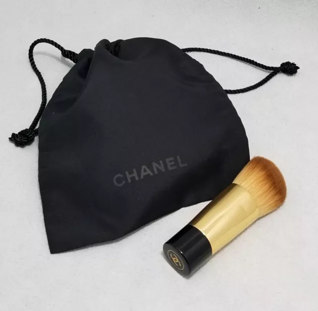 Chanel Les Pinceaux De Chanel Collection of 3 Essential Brushes Rouge Noir  🚚✅