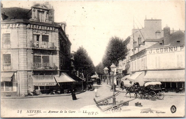 58 NEVERS - vue de l'avenue de la gare