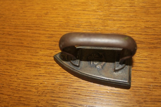 Ancien Fer à Repasser Dentellière - Vintage Made In France - Pour Repasseuse