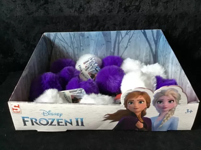 Frozen II, Anna& Elsa, Schlüsselanhänger mit farbigem Gummianhänger /Fellpompon